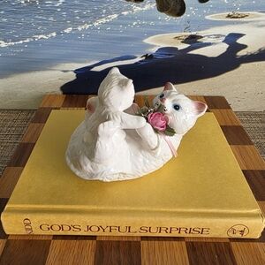 Vintage Ceramic Persian Mama Cat With Kitten